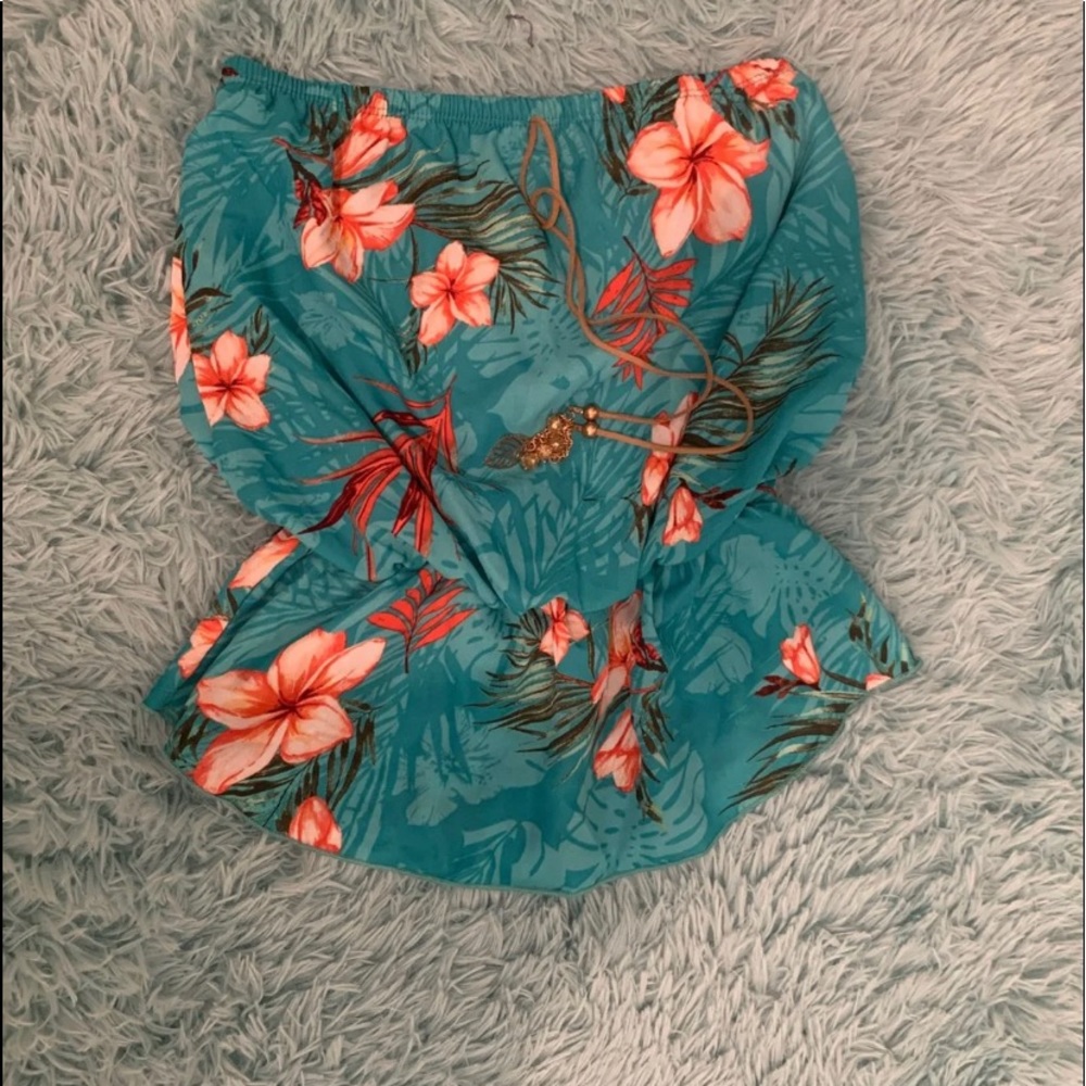 Turquoise strapless shirt